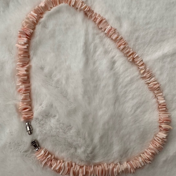 Vintage Jewelry - Retro Hawaiian Pink and White Puka Shell Necklace